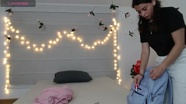 Sarabubbie's Live XXX Chat