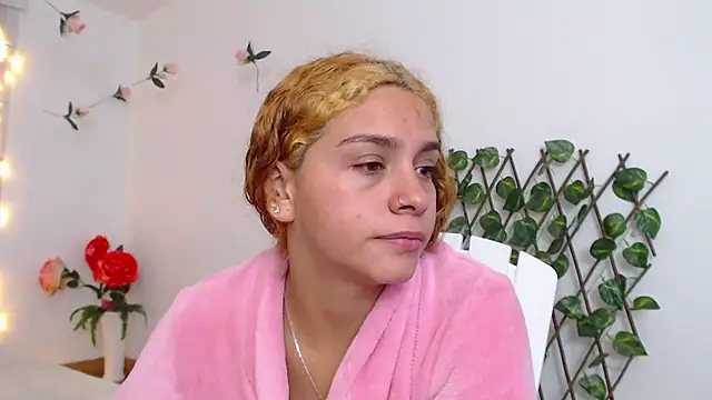 Sarabubbie's Live XXX Chat