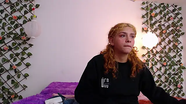 Sarabubbie élő XXX-chatje