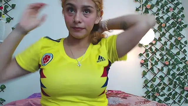 Sarabubbie XXX чат на живо