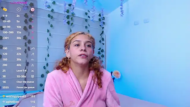 Sarabubbie live XXX chat