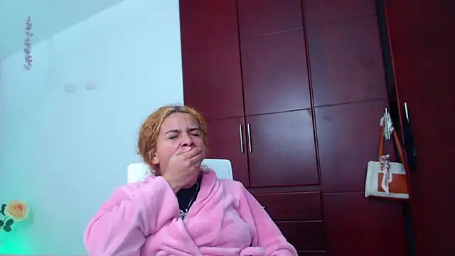 Sarabubbie Live XXX-Chat