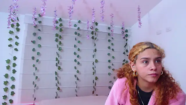 Sarabubbie's Live XXX Chat