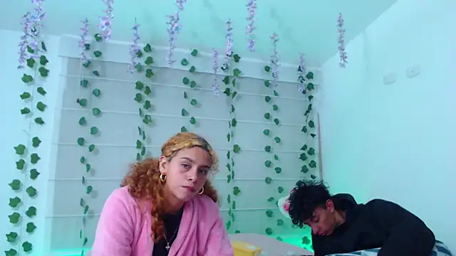 Sarabubbie's Live XXX Chat