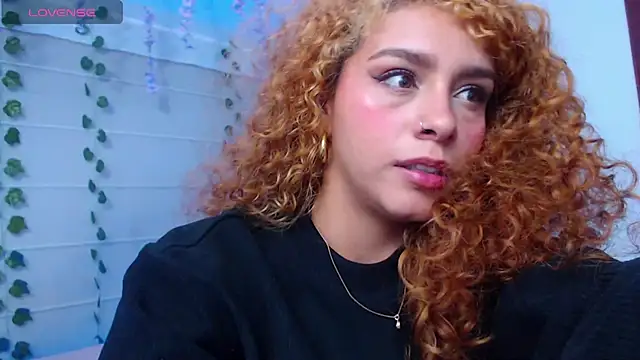Chat +18 de Sarabubbie ao vivo