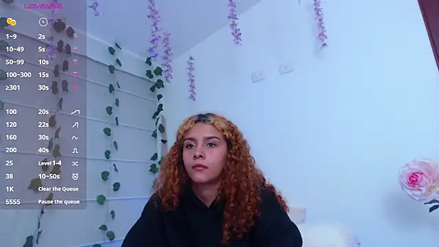 Sarabubbie's Live XXX Chat