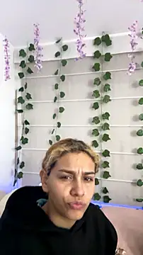 Sarabubbie Chat XXX in diretta