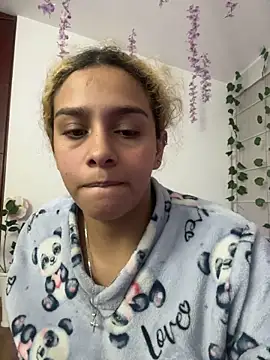 Sarabubbie Chat XXX live