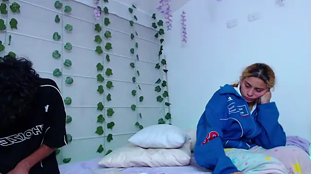 Sarabubbie Chat XXX live