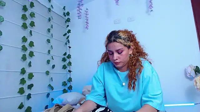 دردشة Sarabubbie الجنسية المباشرة