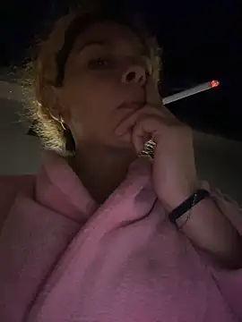 Sarabubbie 现场XXX聊天