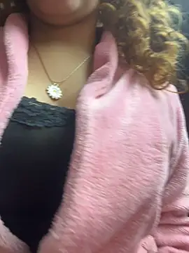 Sarabubbie Adlı Modelin Canlı XXX Sohbeti