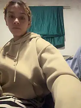 Sarabubbie's Live XXX Chat