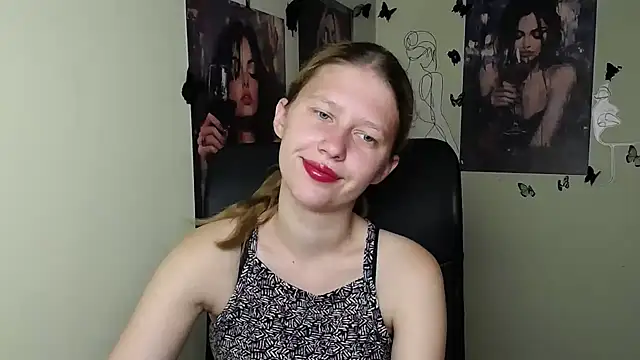 StellaCRL Adlı Modelin Canlı XXX Sohbeti