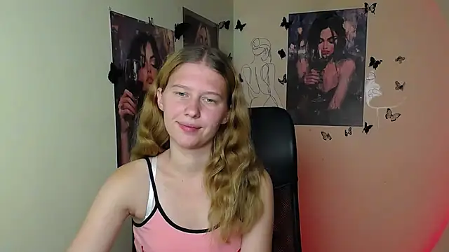 StellaCRL Adlı Modelin Canlı XXX Sohbeti