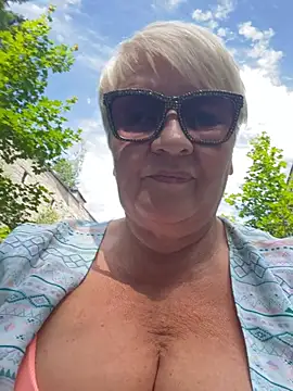 Laura_Millf – webcam-show