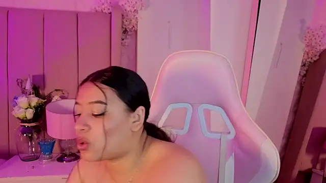 MollyBigBoobs12's Live XXX Chat