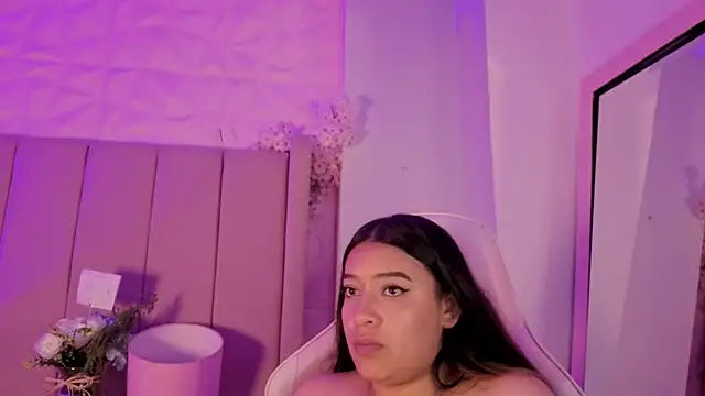MollyBigBoobs12 Adlı Modelin Canlı XXX Sohbeti