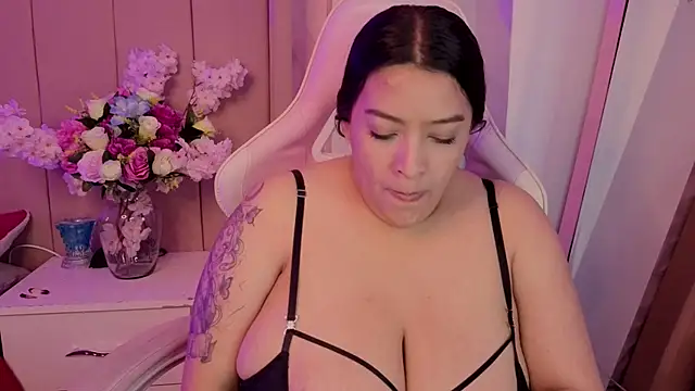 Chat +18 de MollyBigBoobs12 ao vivo