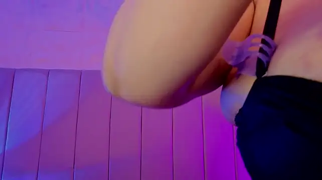 MollyBigBoobs12's Live XXX Chat