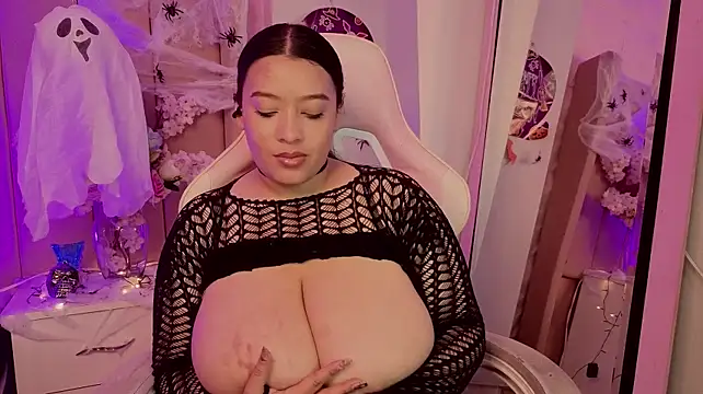 MollyBigBoobs12's Live XXX Chat