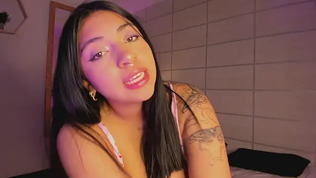 Chat +18 de Christine_harper ao vivo