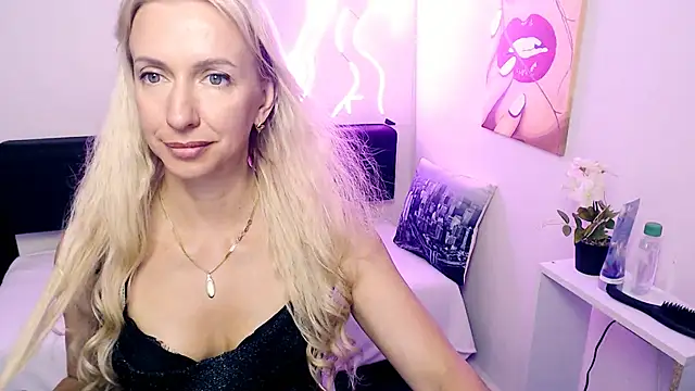 XXX chat uživo modela Cute_Smile_Shy