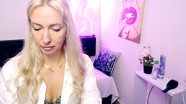 Webkamerová show Cute_Smile_Shy