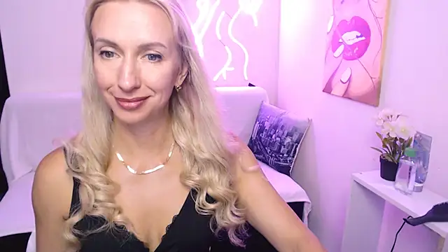 Show modela Cute_Smile_Shy na web-kameri