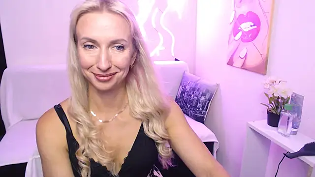 Chat +18 de Cute_Smile_Shy ao vivo