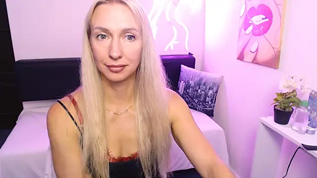 Cute_Smile_Shy's Webcam Show