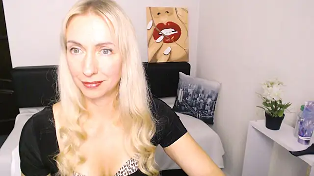 Cute_Smile_Shy's Webcam Show