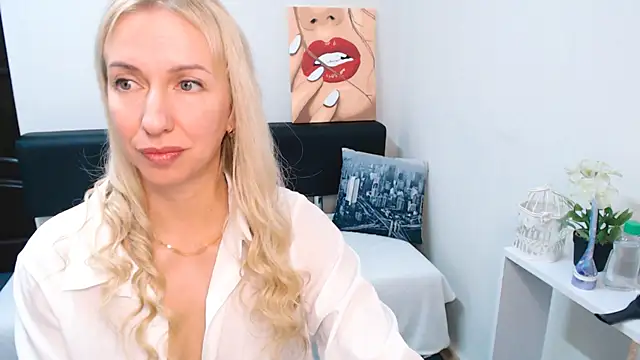 Chat XXX en directo de Cute_Smile_Shy