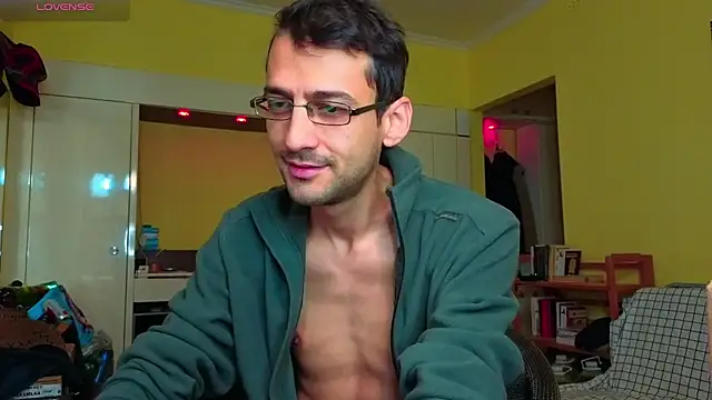 Show modela HungEddy na web-kameri