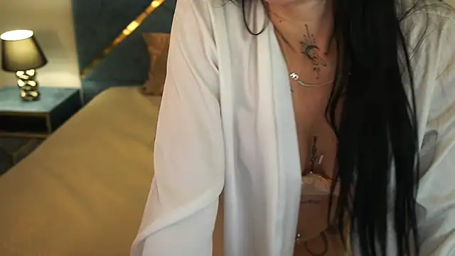 Chat +18 de NikkiGoldSide ao vivo