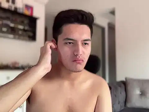 alexandergrey760886 Show in webcam