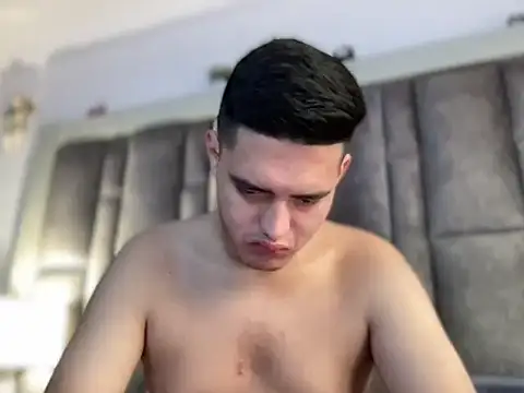alexandergrey760886 Show in webcam
