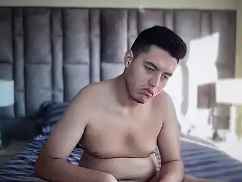 alexandergrey760886 Show in webcam