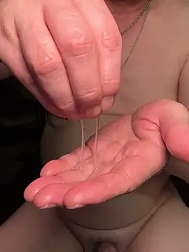 SaneService9's Webcam Show