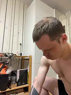 Maksiii-all's Live XXX Chat