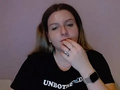 BritneySensual Adlı Modelin Canlı XXX Sohbeti