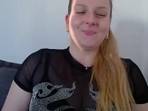 BritneySensual Adlı Modelin Canlı XXX Sohbeti