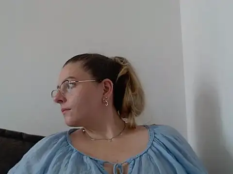 BritneySensual Adlı Modelin Canlı XXX Sohbeti