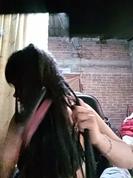 Show modela yovana13 na web-kameri
