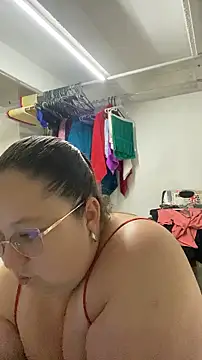 Chloee_Peach Show in webcam