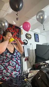 Chloee_Peach's Webcam Show