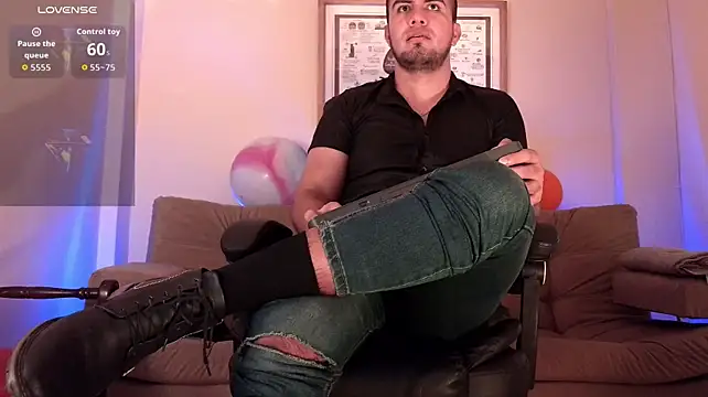 bradley_colt Show in webcam