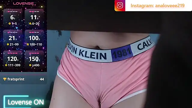 ana_studio's Webcam Show