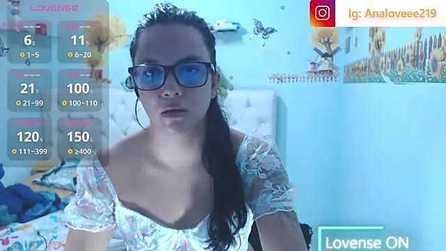 XXX chat uživo modela ana_studio