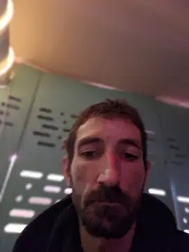 SlammyDjr Show in webcam